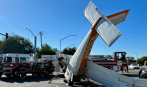 Kaliforniya’da Cessna 177A oto yola düştü