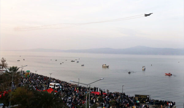 Solo Türk Mudanya’yı büyüledi
