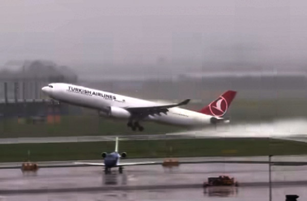 THY, Schipol’de pisti pas geçti