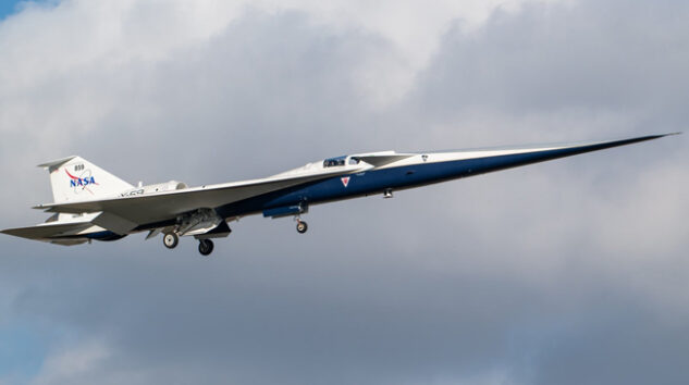 NASA’nın X-59 QueSST uçağı Florida Kennedy Uzay Merkezi’ne uçtu